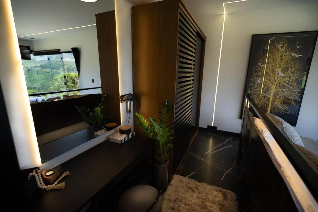 Cabana Requintada em Meio as Montanhas