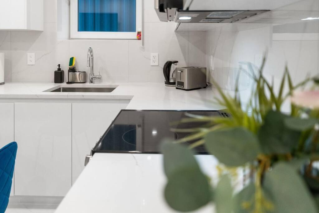 Brand New 2 Bedroom Point Grey Getaway