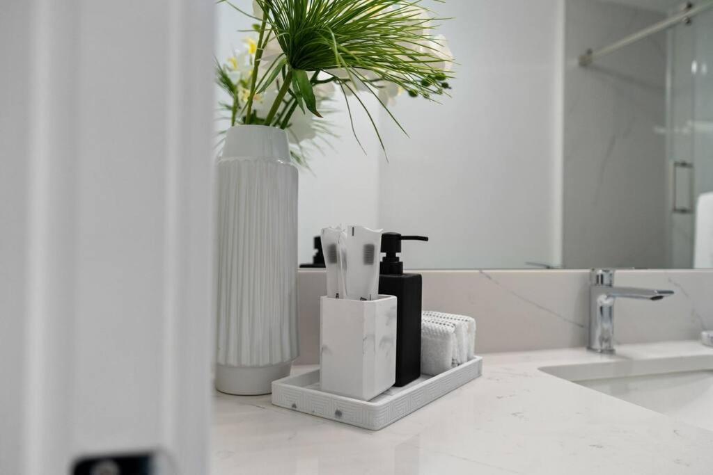 Brand New 2 Bedroom Point Grey Getaway