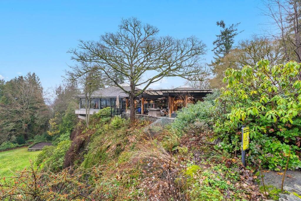 Brand New 2 Bedroom Point Grey Getaway