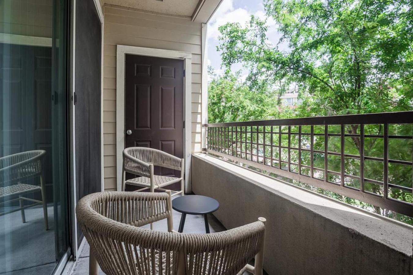 Landing - Modern Apartment with Amazing Amenities (ID4583X64)