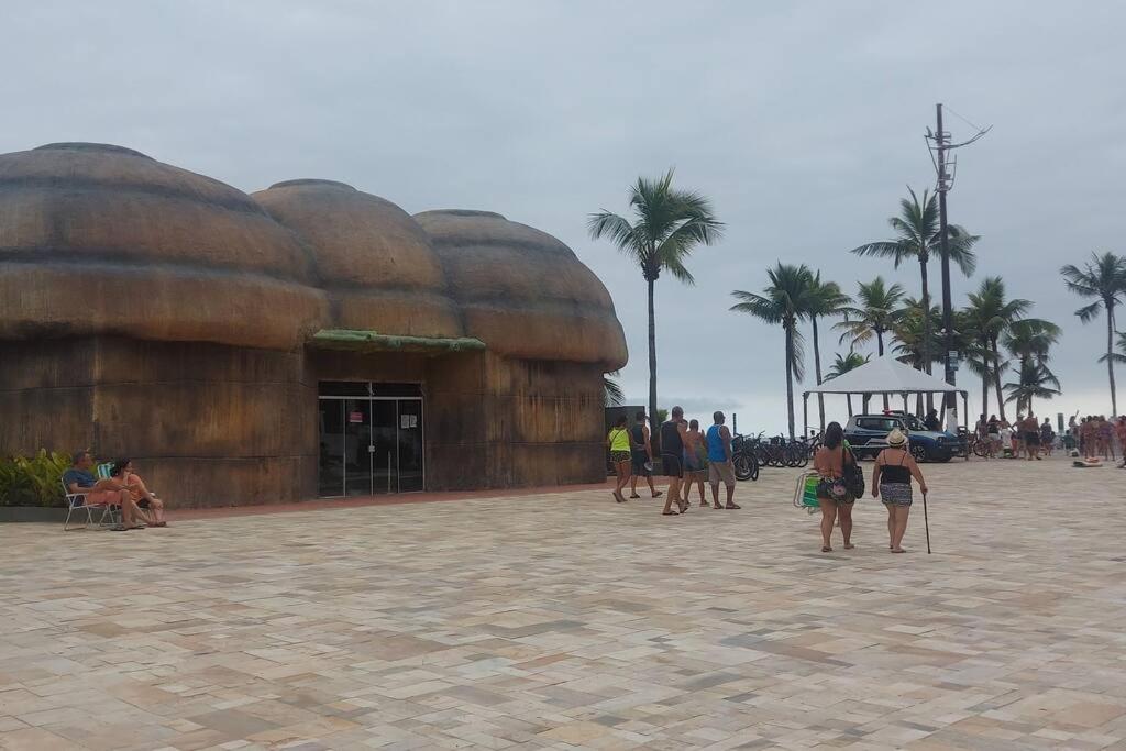 aptamento próximo a praia tupy, na baixada santist
