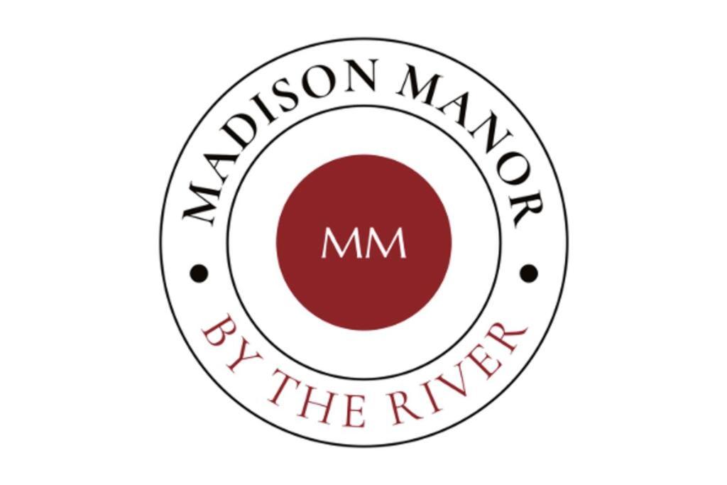 "Madison Manor I" by the River, Hot Tub, Downtown view 2