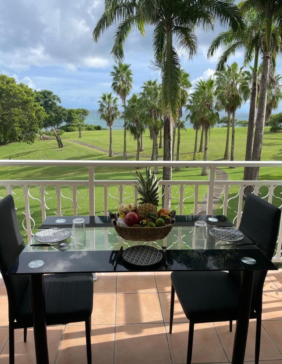 Couleur Caraïbes-TI EVASION appartement dan un village club 3 étoiles vue mer