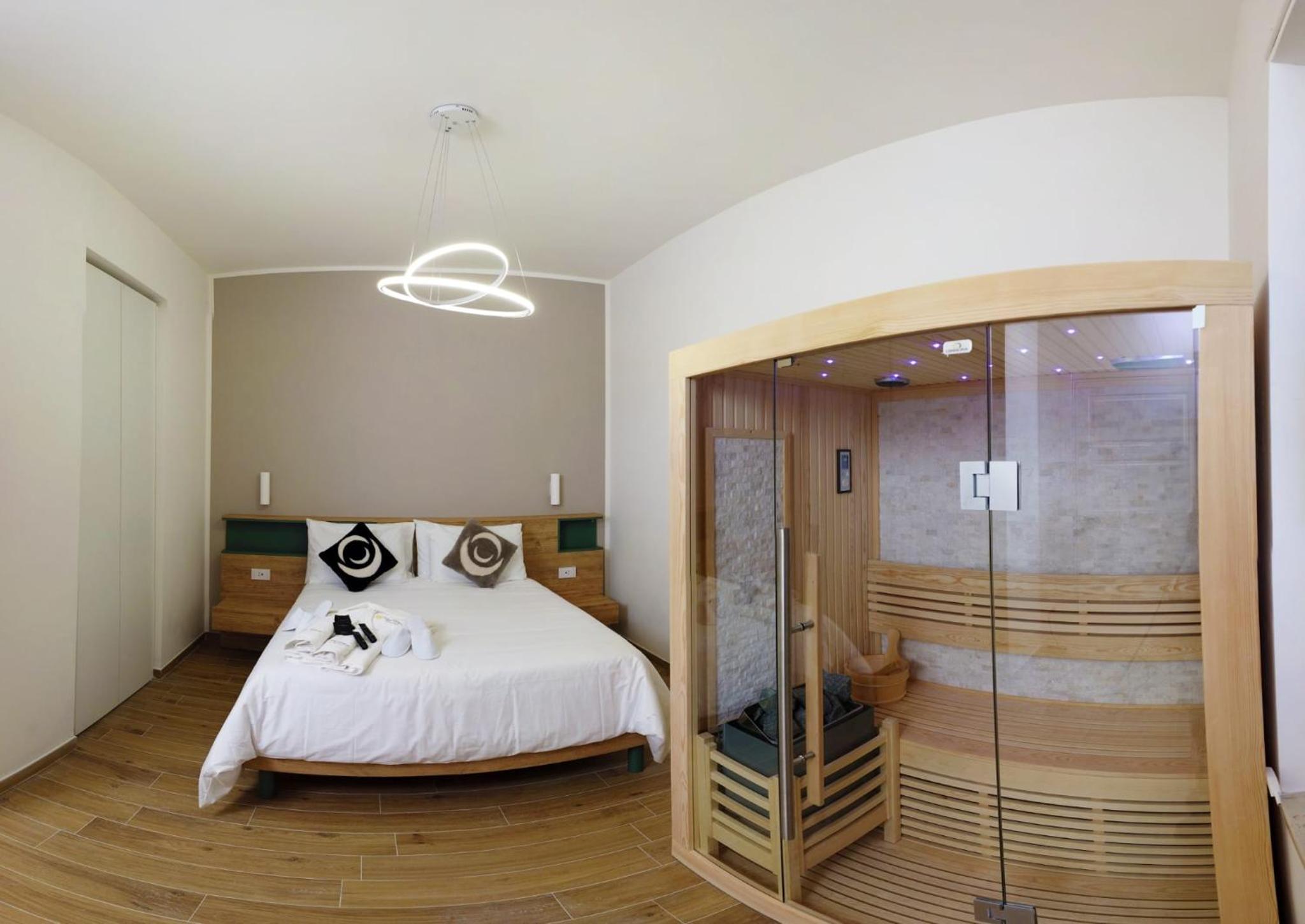 ThreeMoonsBoutique House/Pandora