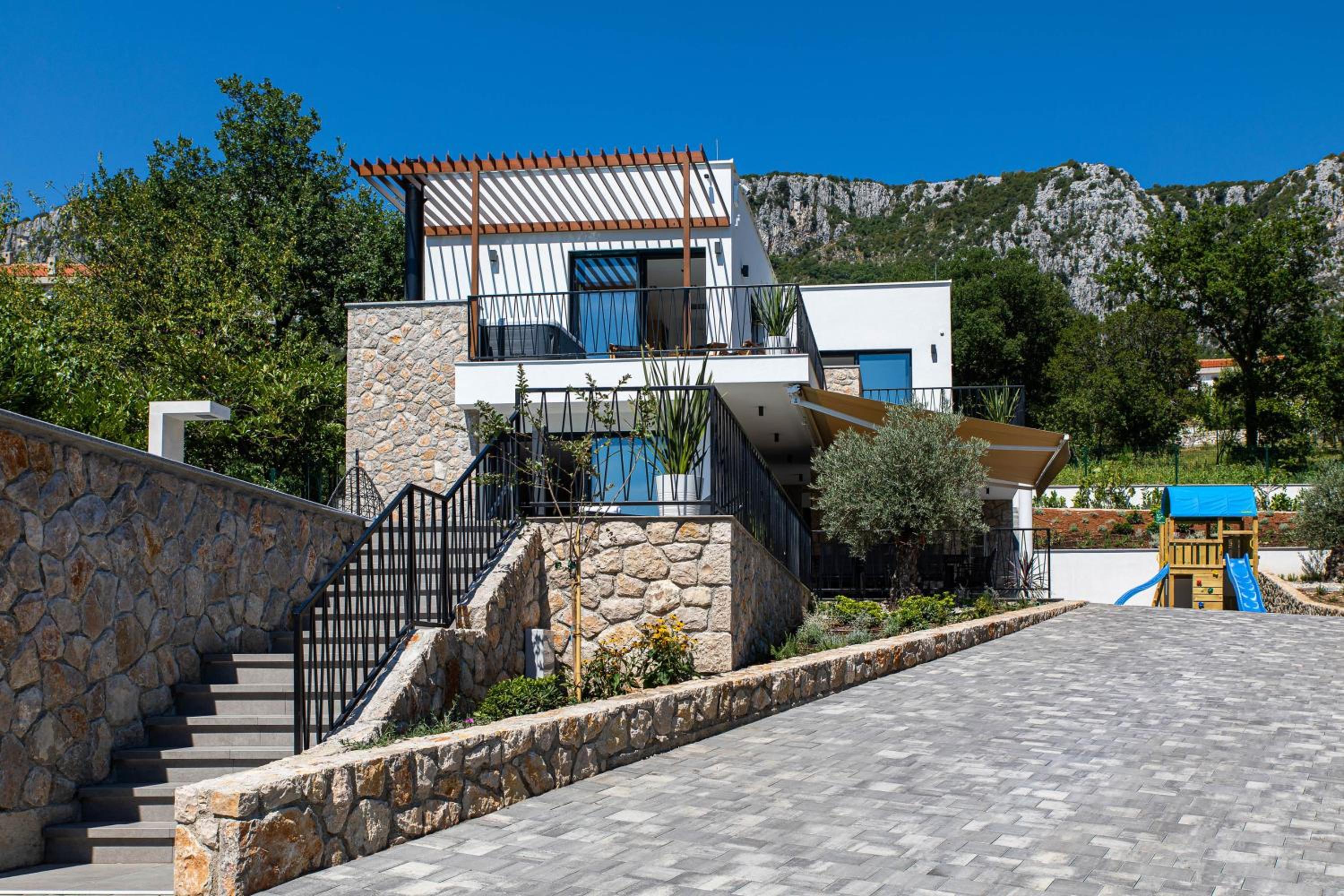 Vila Petram view 4