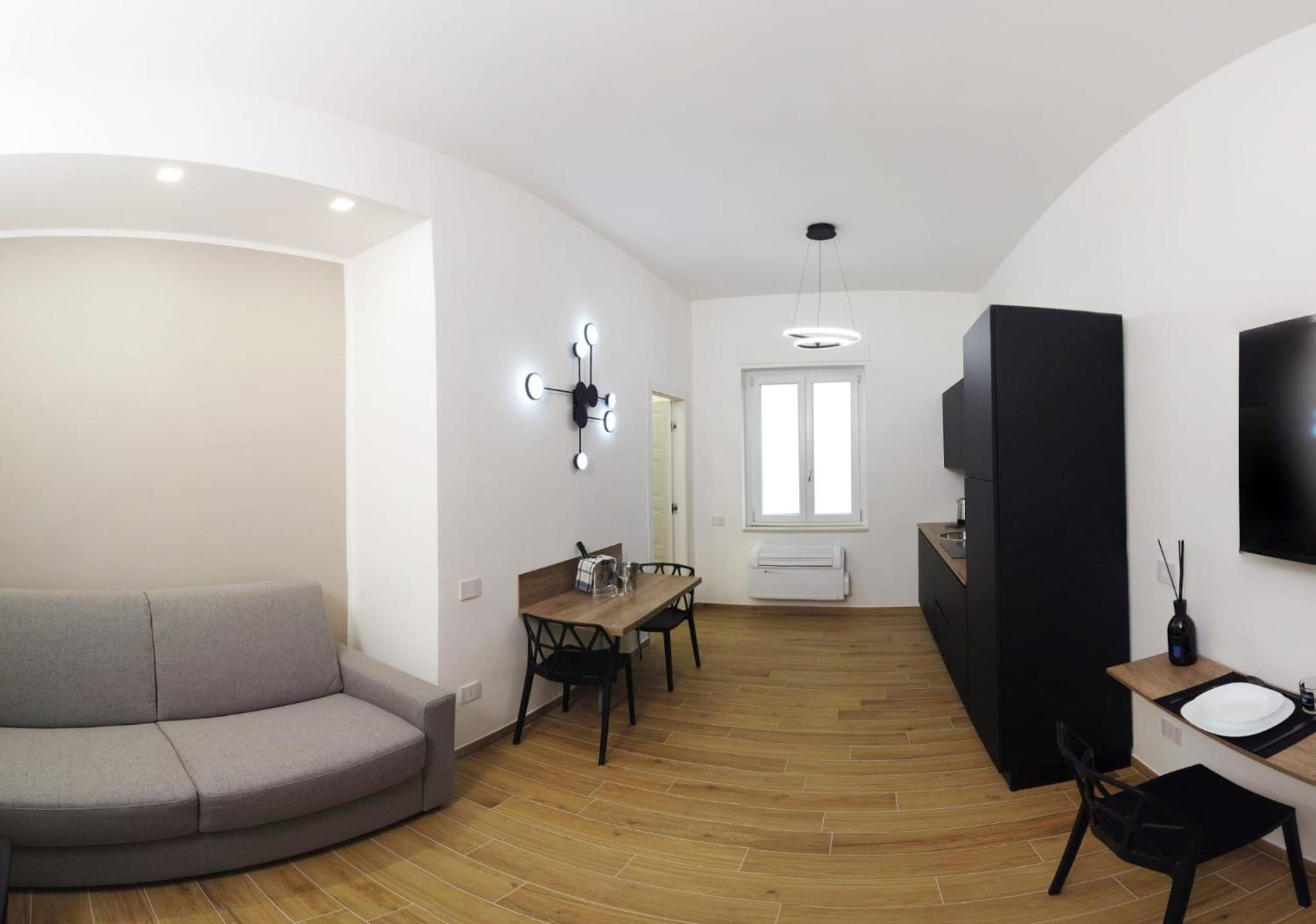 ThreeMoonsBoutique House/Pandora
