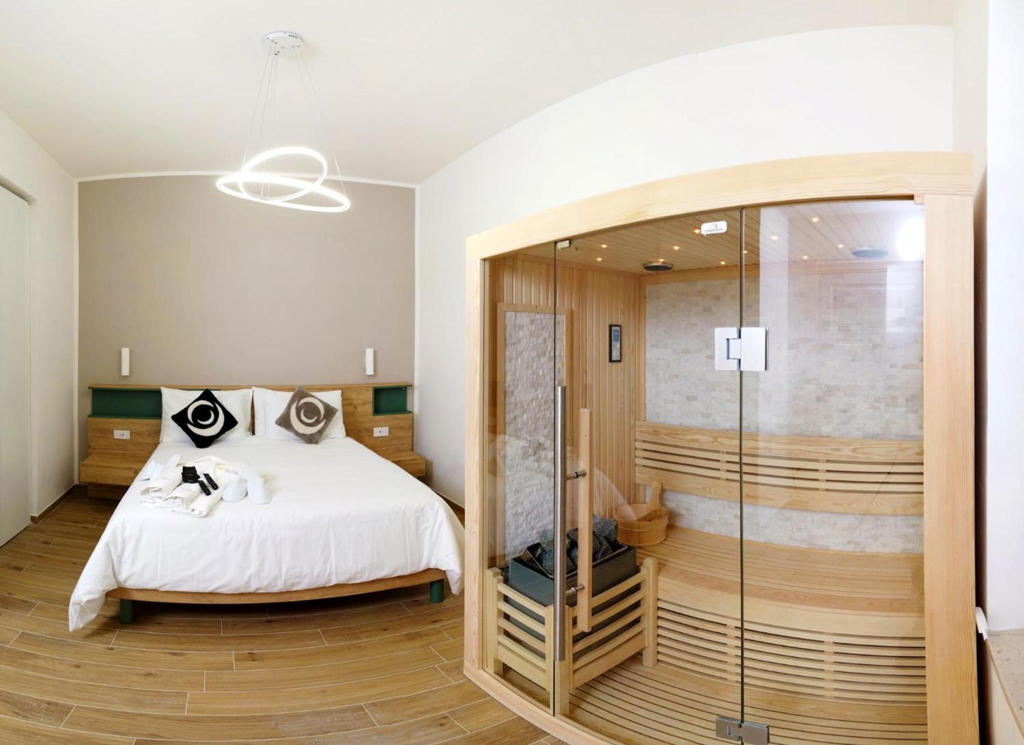 ThreeMoonsBoutique House/Pandora