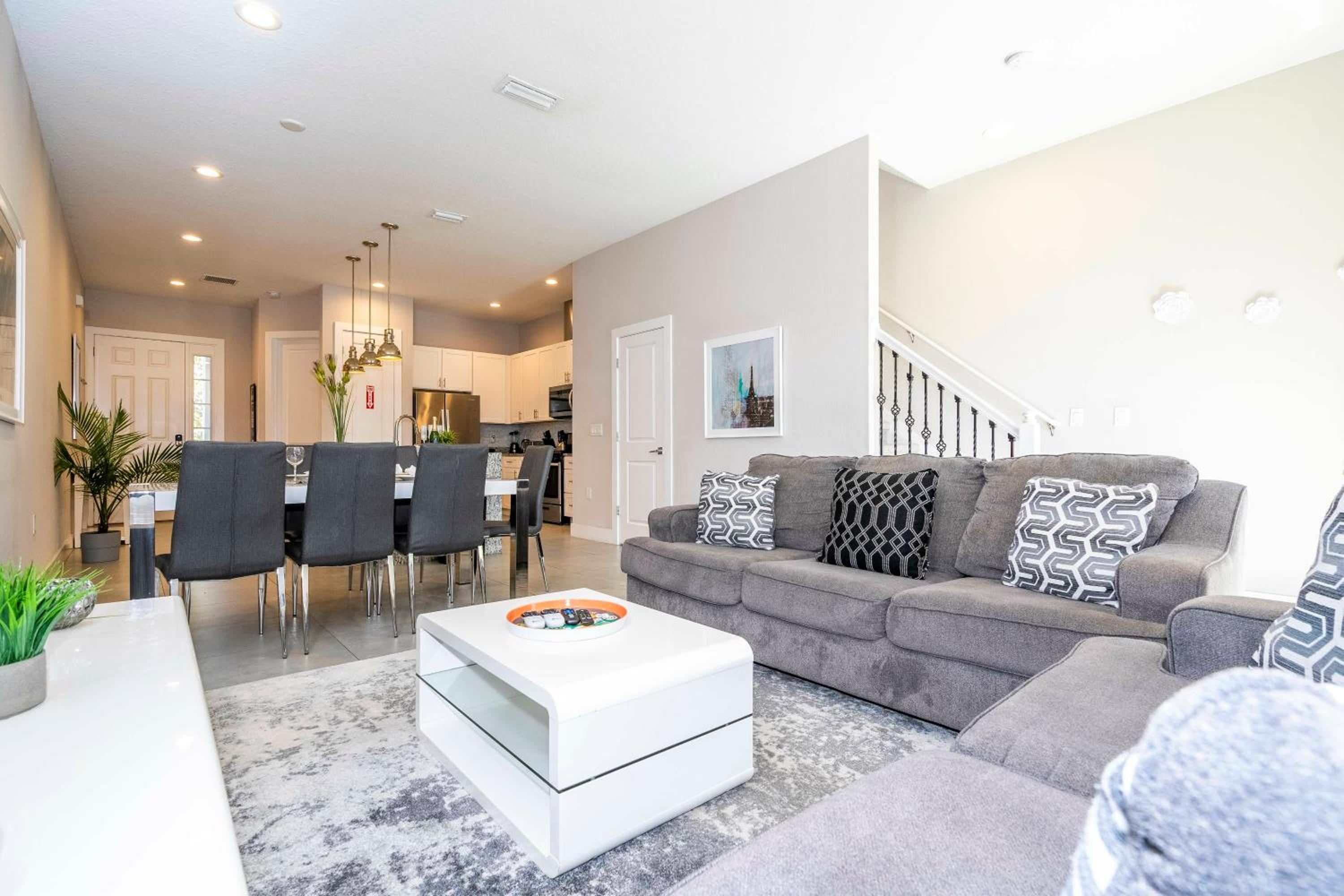 Awesome 4 Suites Villa 5 Min to Disney
