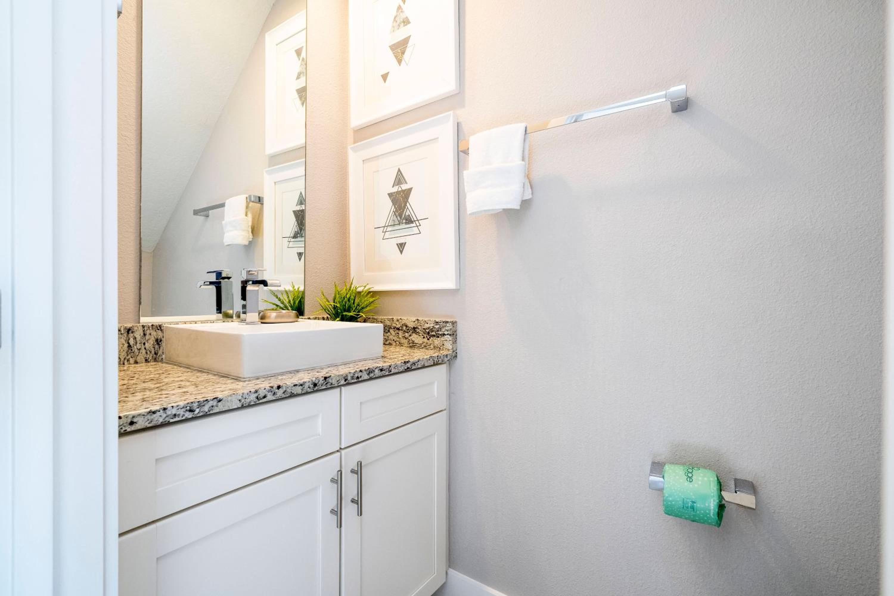 Awesome 4 Suites Villa 5 Min to Disney