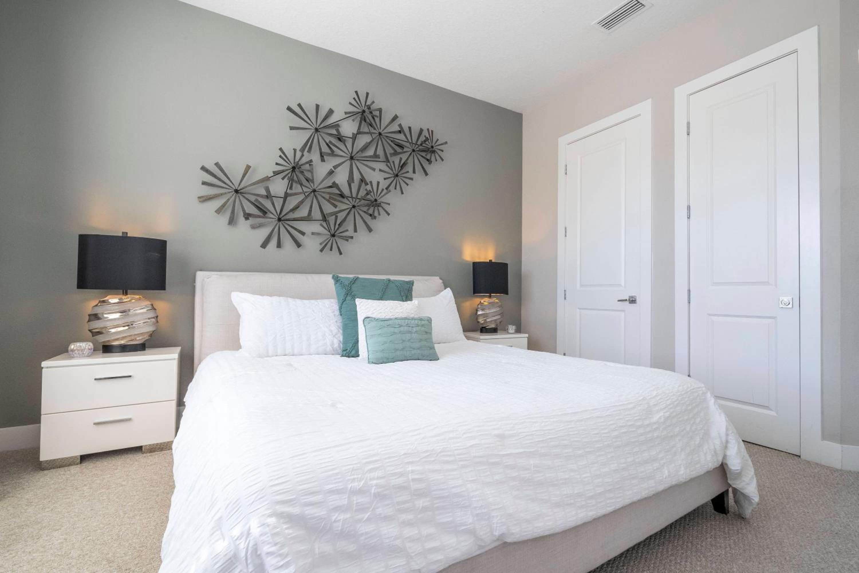 Awesome 4 Suites Villa 5 Min to Disney