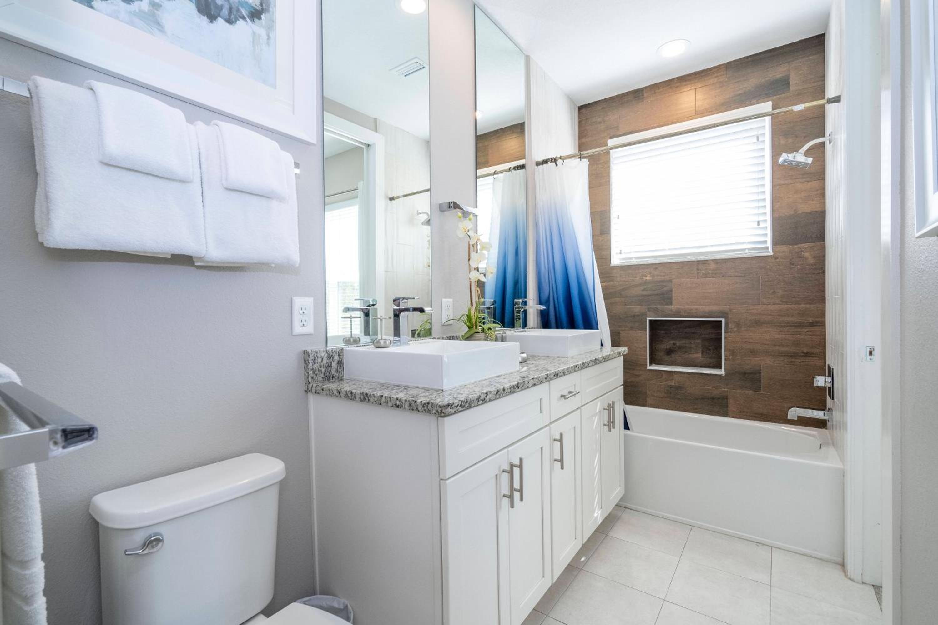 Awesome 4 Suites Villa 5 Min to Disney