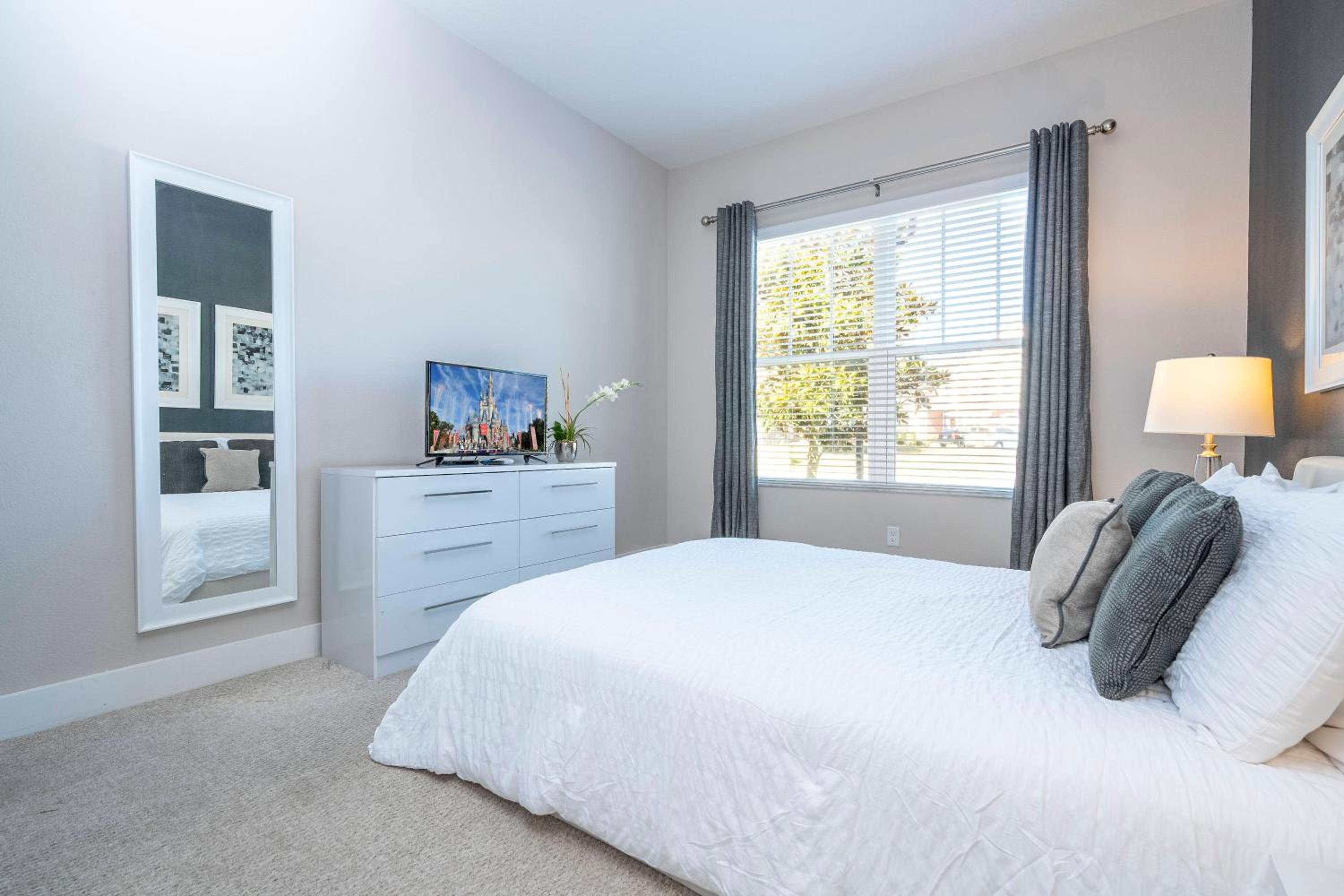 Awesome 4 Suites Villa 5 Min to Disney