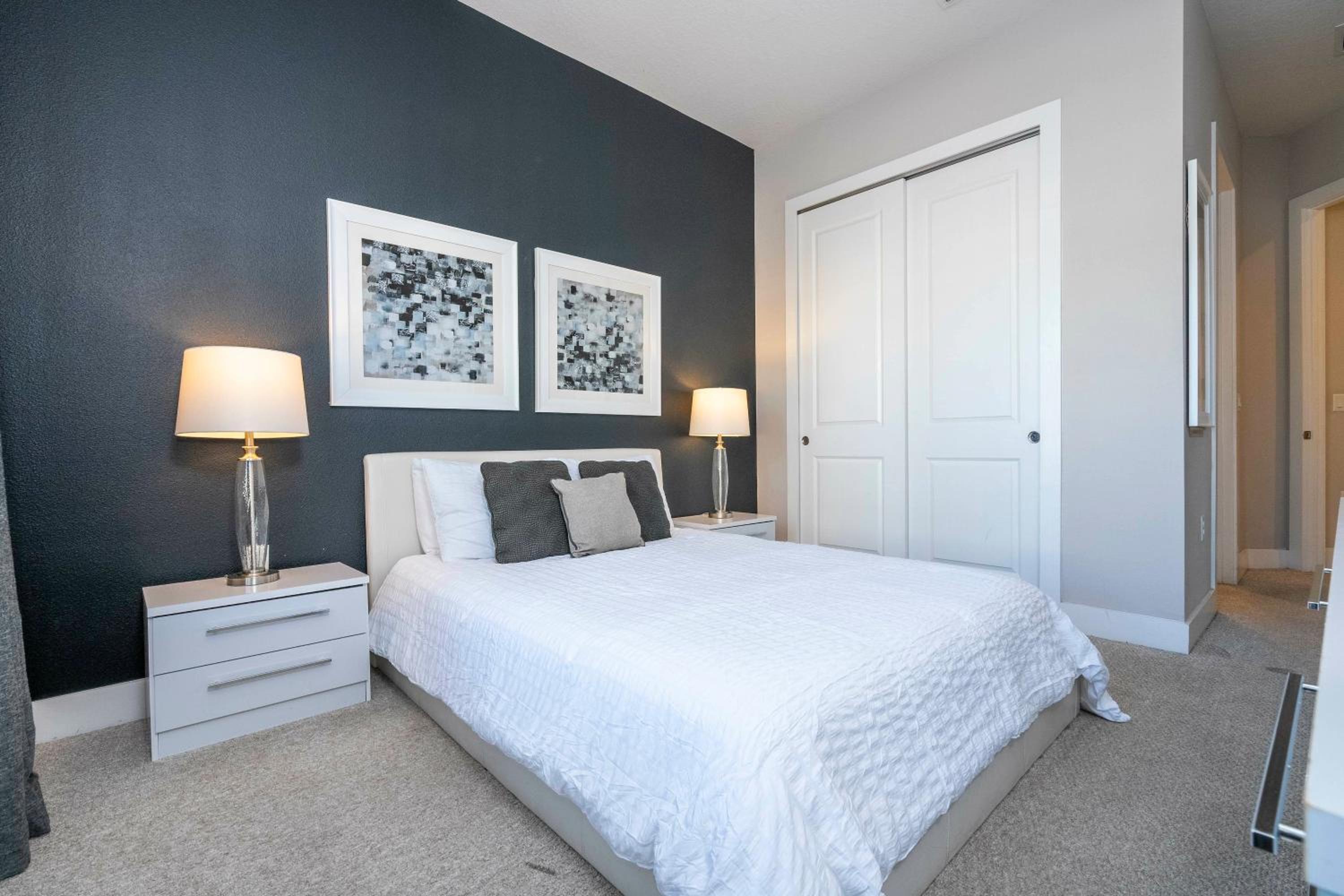 Awesome 4 Suites Villa 5 Min to Disney