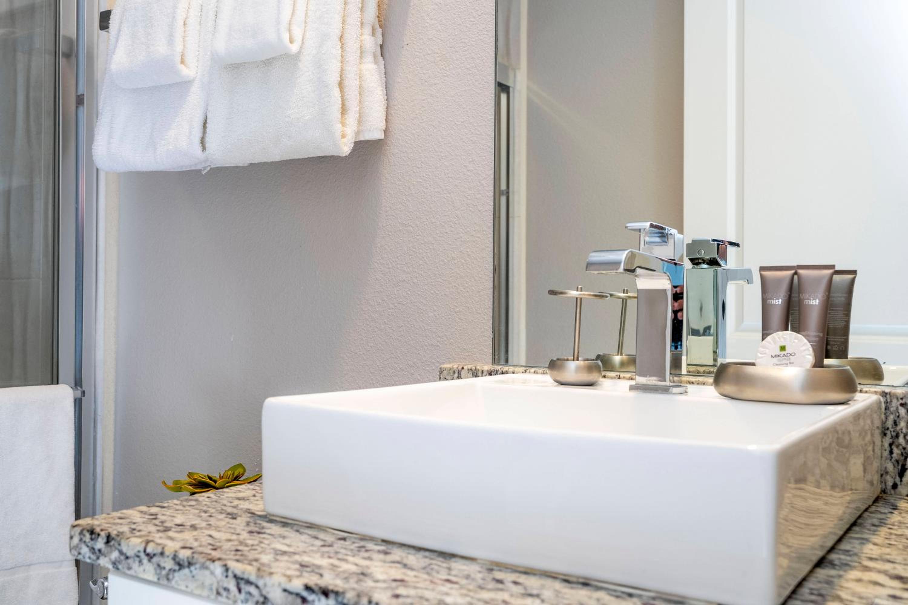 Awesome 4 Suites Villa 5 Min to Disney