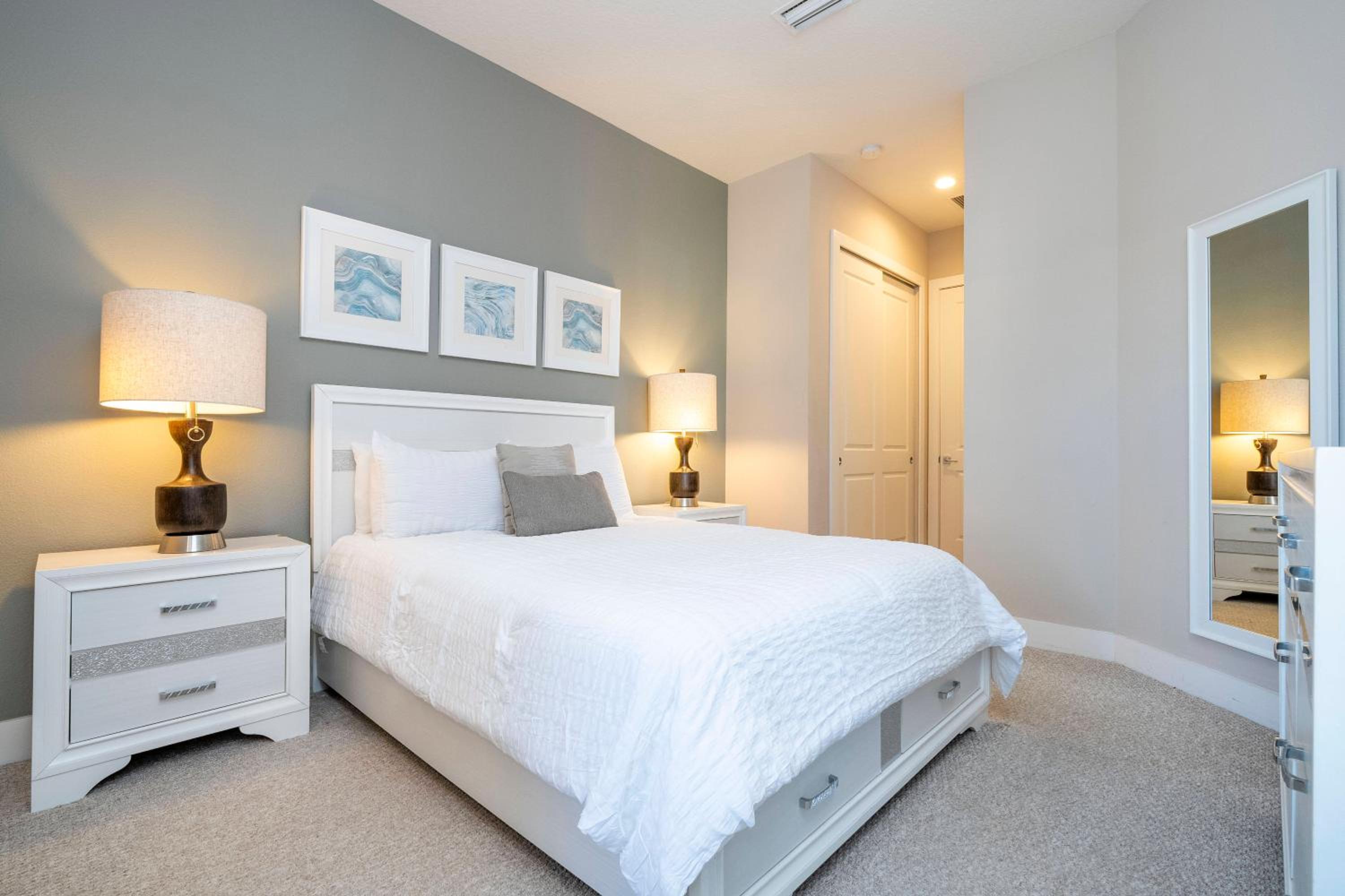 Awesome 4 Suites Villa 5 Min to Disney