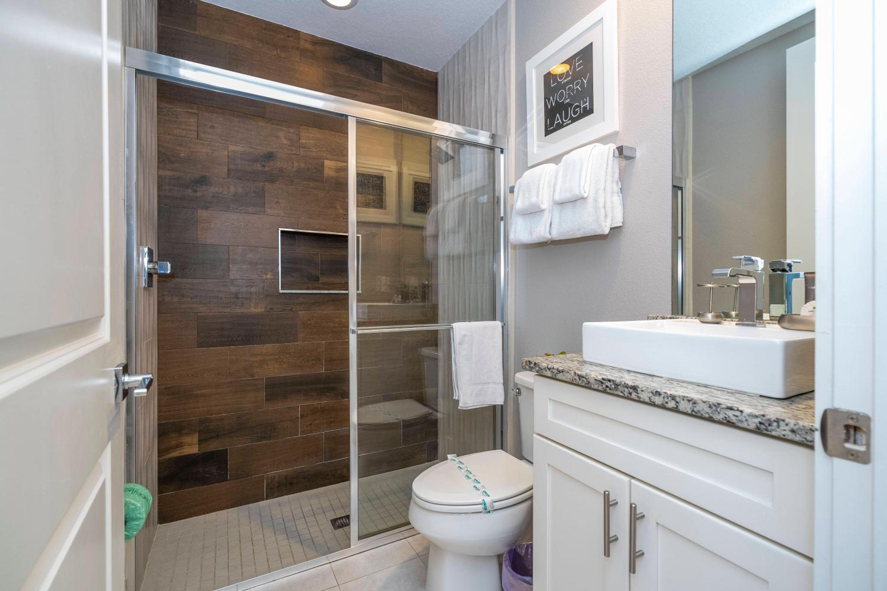 Awesome 4 Suites Villa 5 Min to Disney