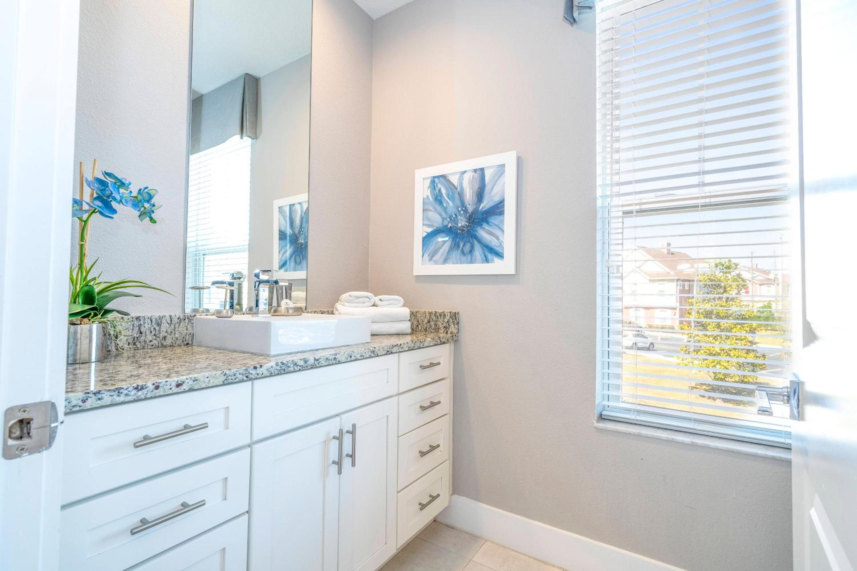 Awesome 4 Suites Villa 5 Min to Disney