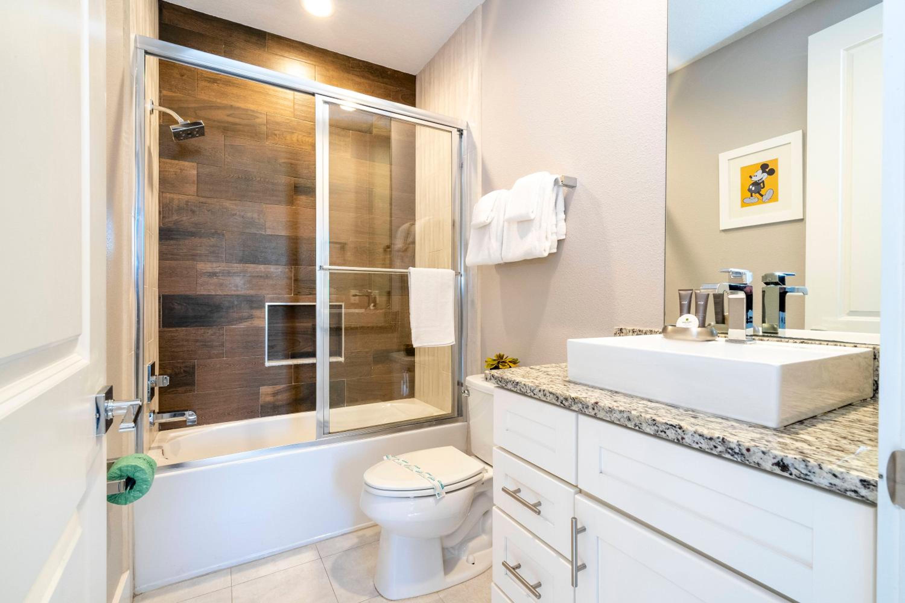 Awesome 4 Suites Villa 5 Min to Disney