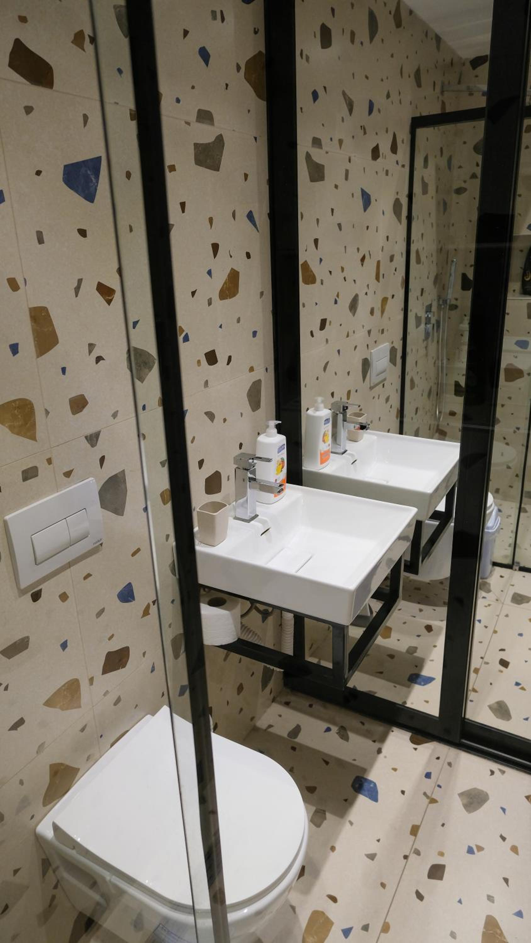 2E Center Apartment