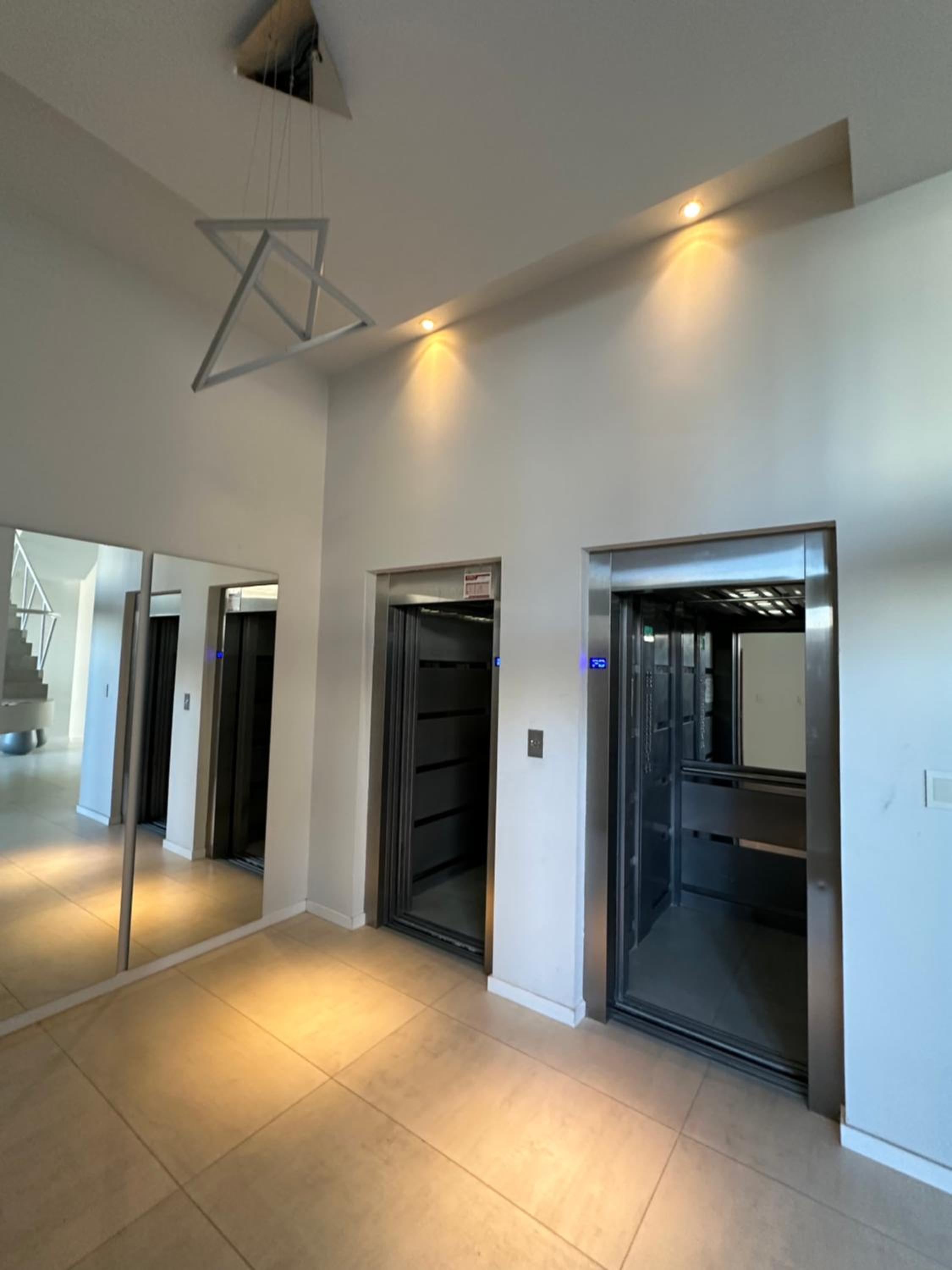 ESPACIO ESTOMBA 666 Elegante estudio con cochera