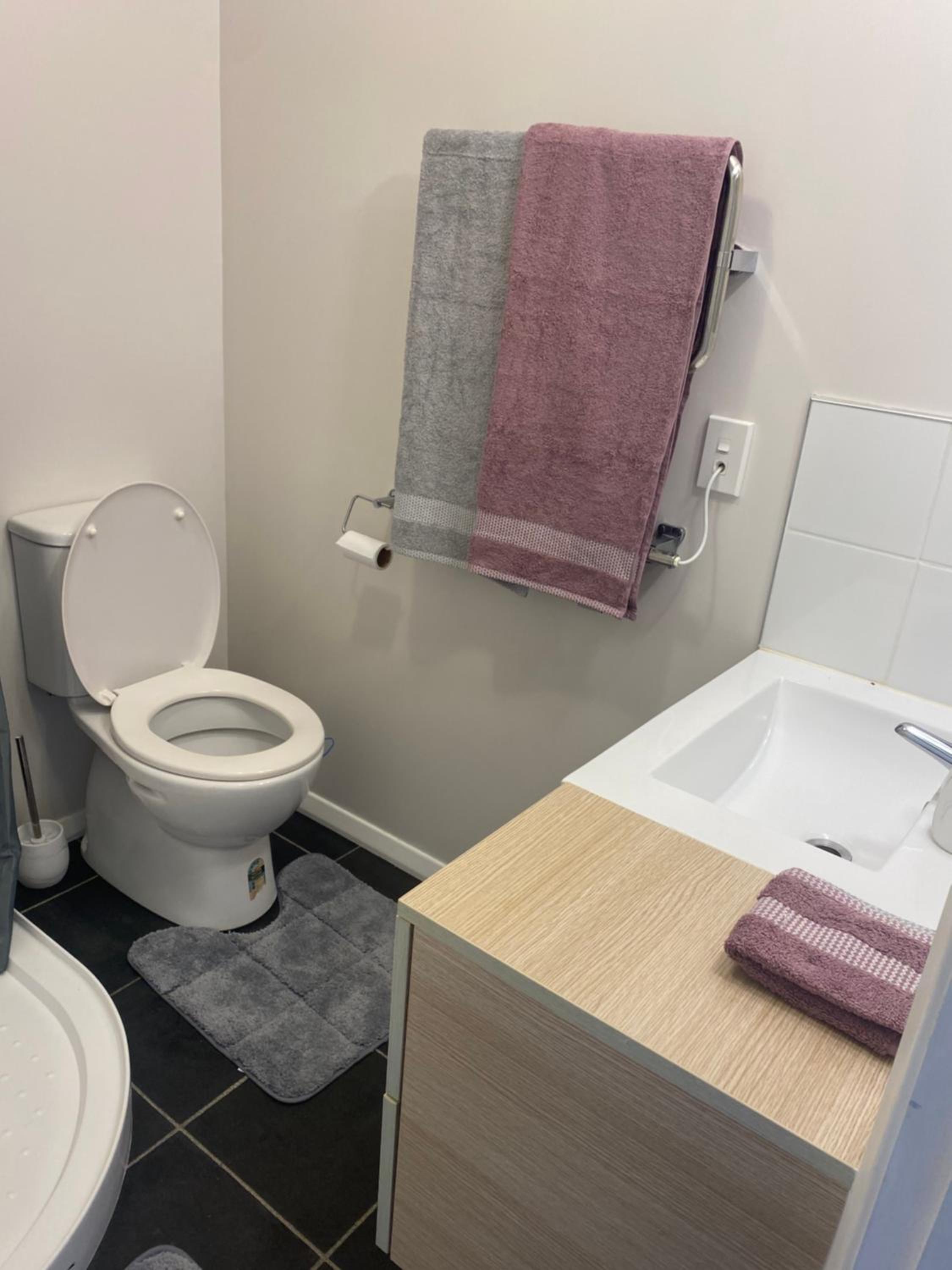 Family friendly 4 bedroom home with outdoor living