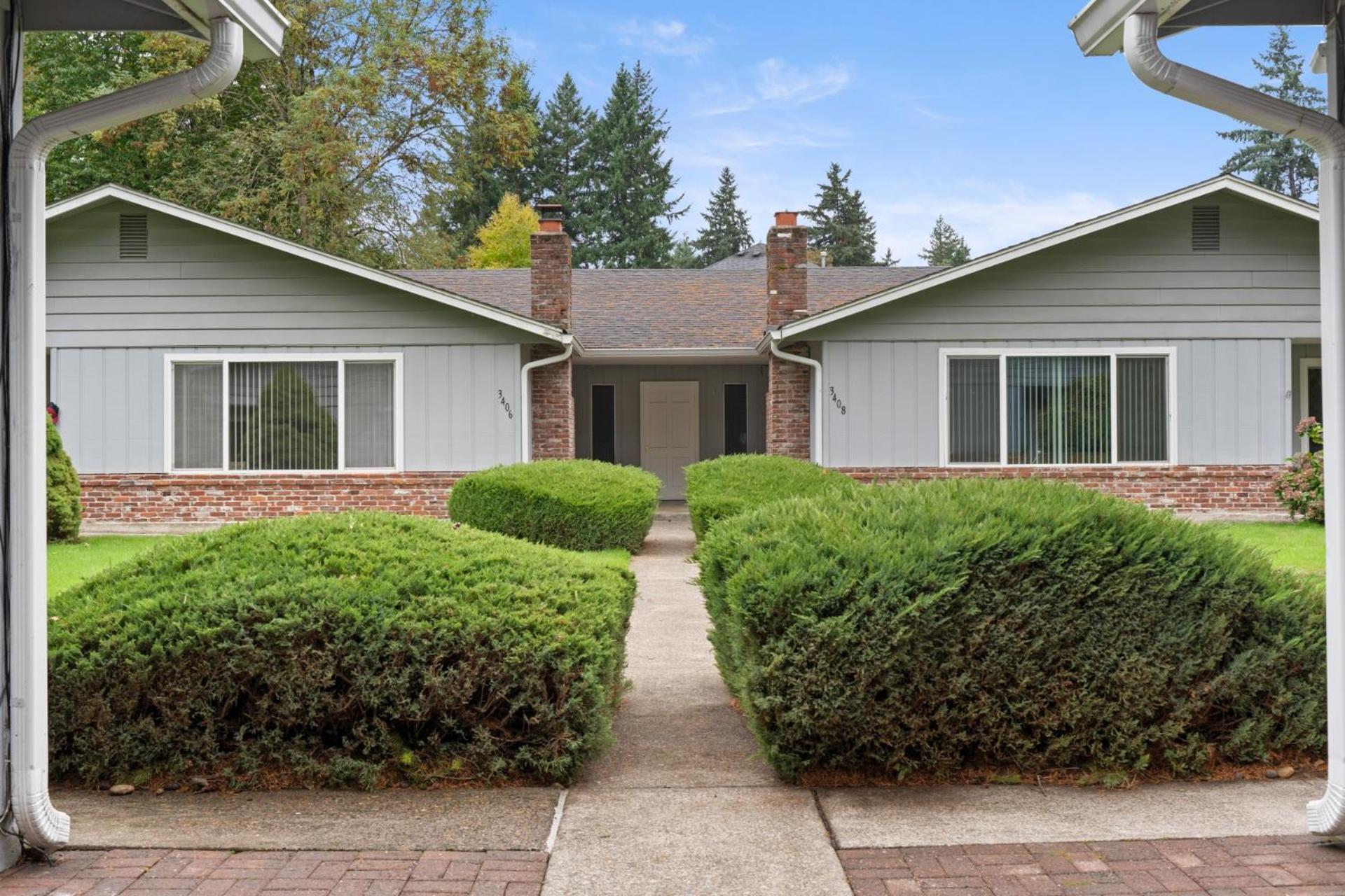 Whisper Hidden Nest Villa Near Vanmall and PDX airport view 4