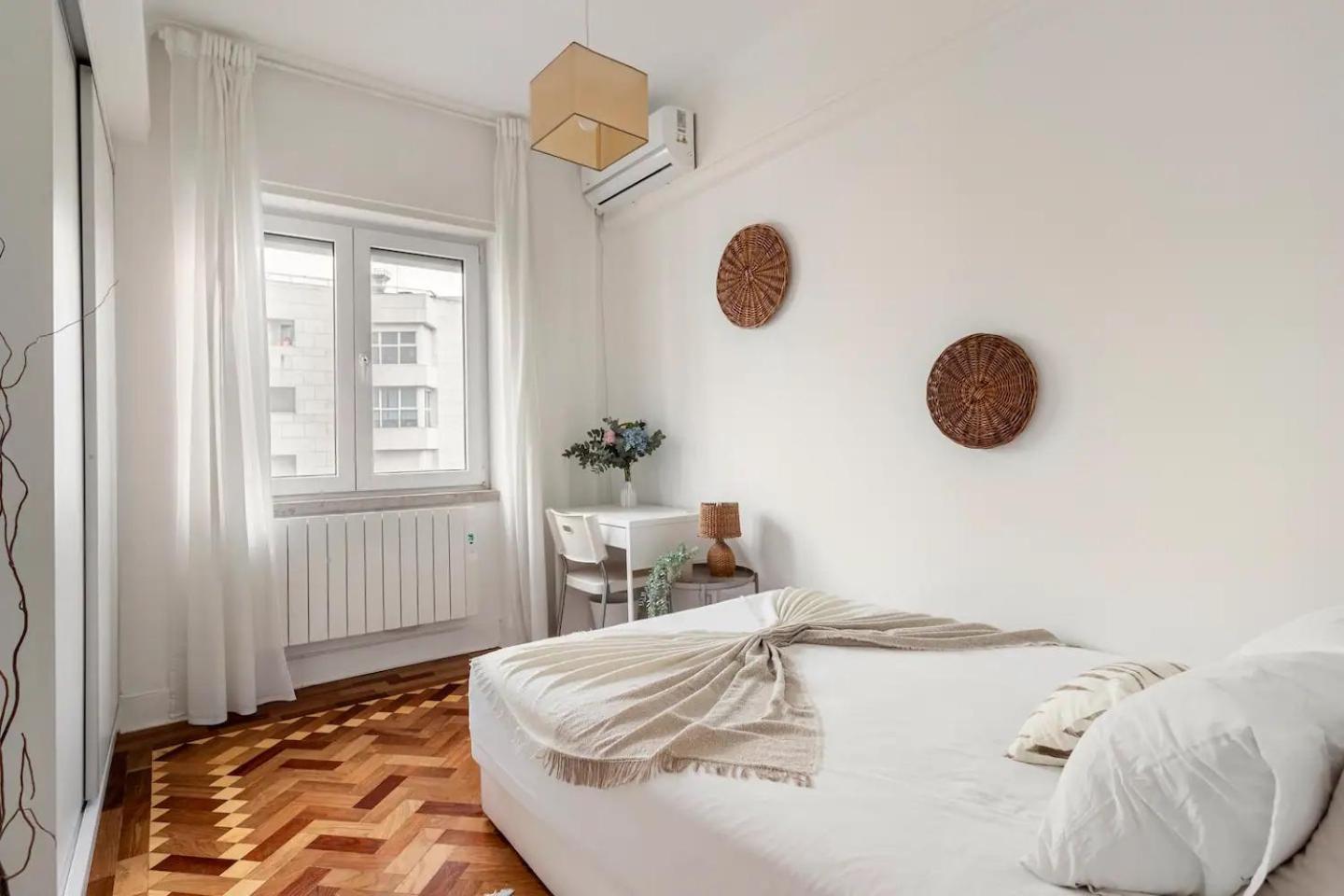 SALDANHA l Iconic Stay Climate Comfort 1 min to Metro, Near Coworks and Eduardo VII Park