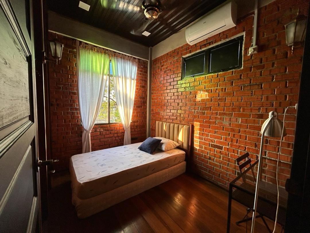NASHQUE HOMESTAY