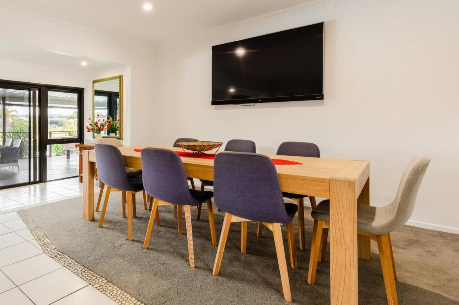 Reflections Broadbeach- Heated Pool! Complete Waterfront Entertainer with Huge Deck, Pool Table and Pontoon