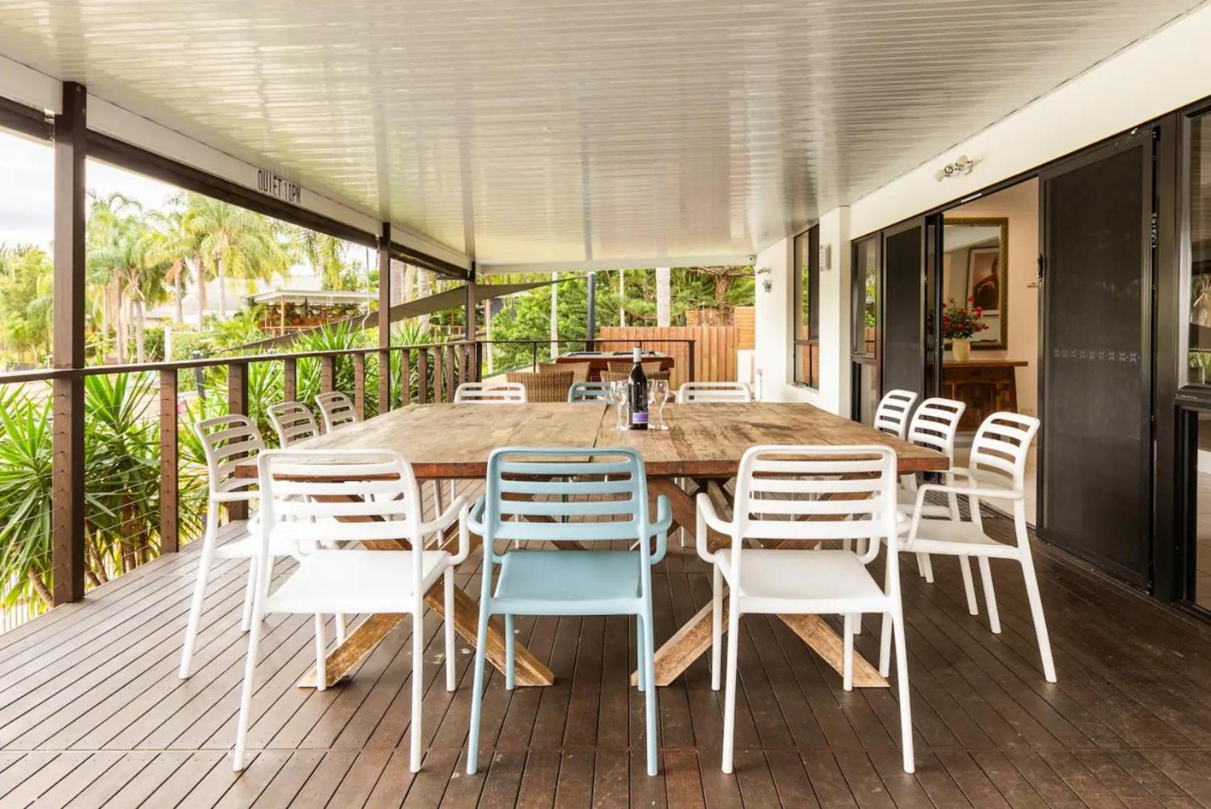 Reflections Broadbeach- Heated Pool! Complete Waterfront Entertainer with Huge Deck, Pool Table and Pontoon