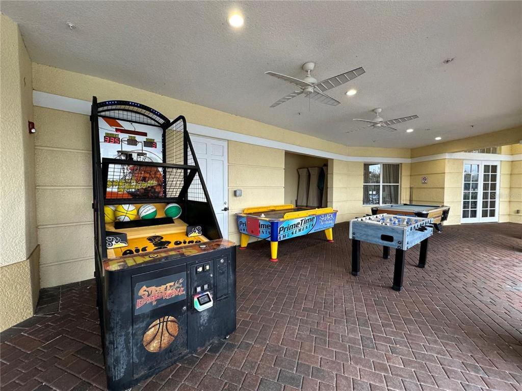 Stylish Vista Cay Poolside Escape Next to Pool Near all Theme Parks walk to the Convention Center and Int'l Drive