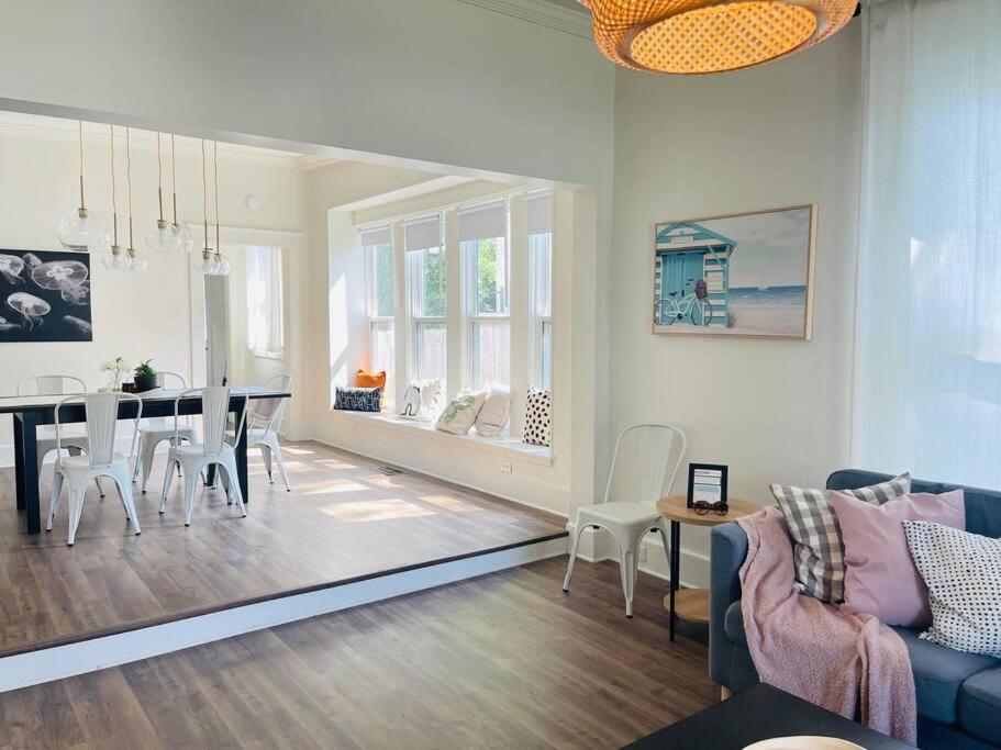 Chic Crosstown Bungalow with large fenced backyard view 2