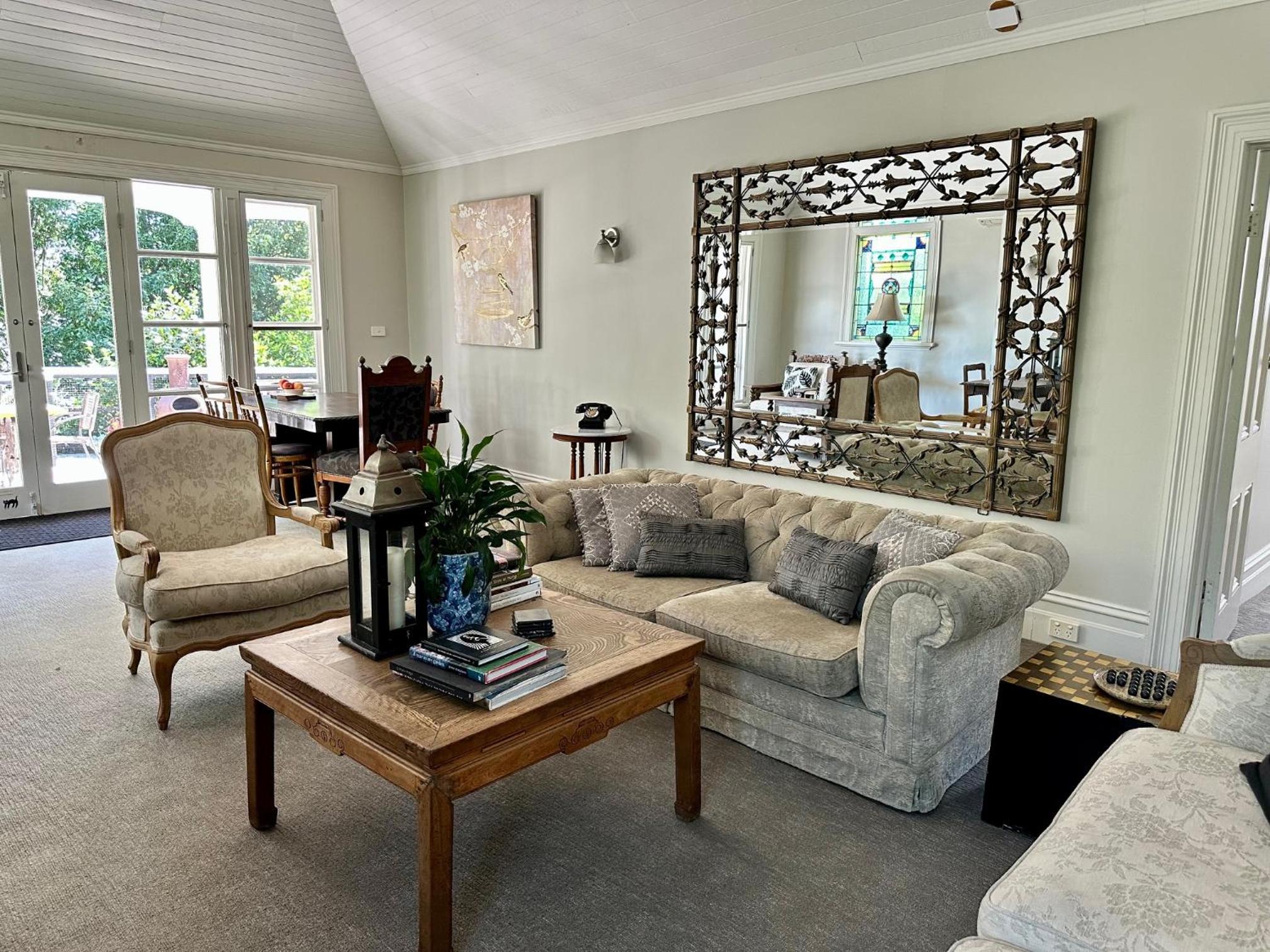 Captains Retreat Apartments and Cottages
