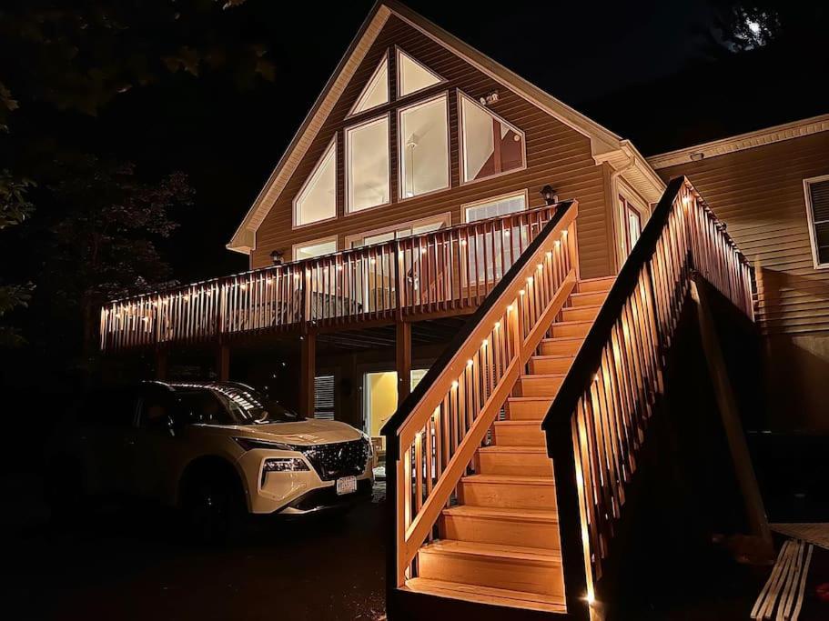 Hotel Chalet with Hot Tub near Lake, Pool and Beach - Image 1