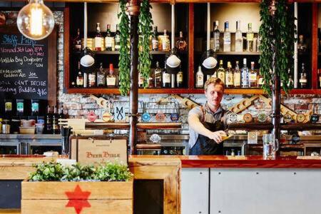 A Comfy Studio for 5 Next to Darling Harbour