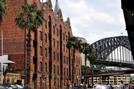 A Comfy Studio for 5 Next to Darling Harbour