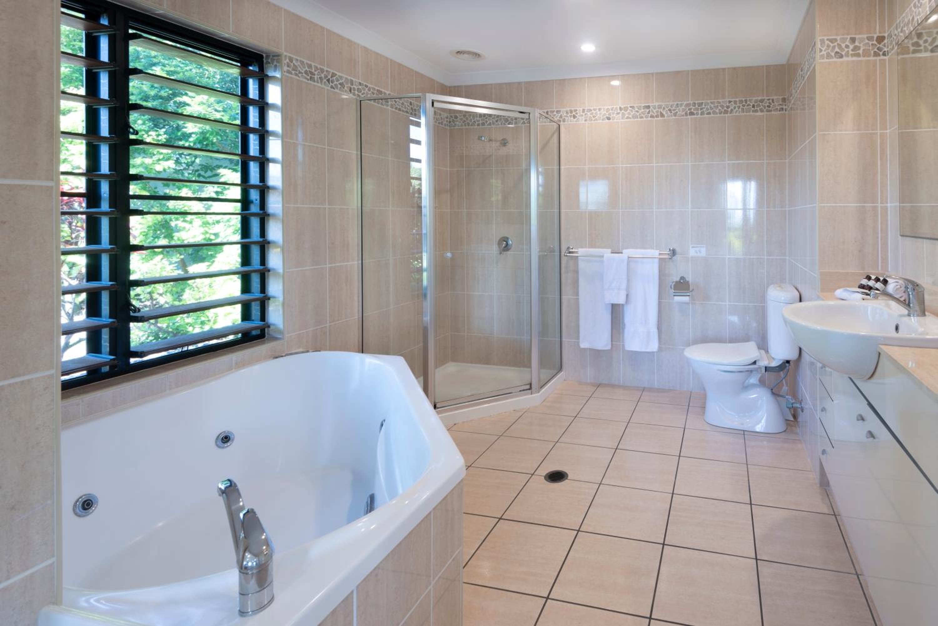 Anchorage Apartments on Hamilton Island by HIHA