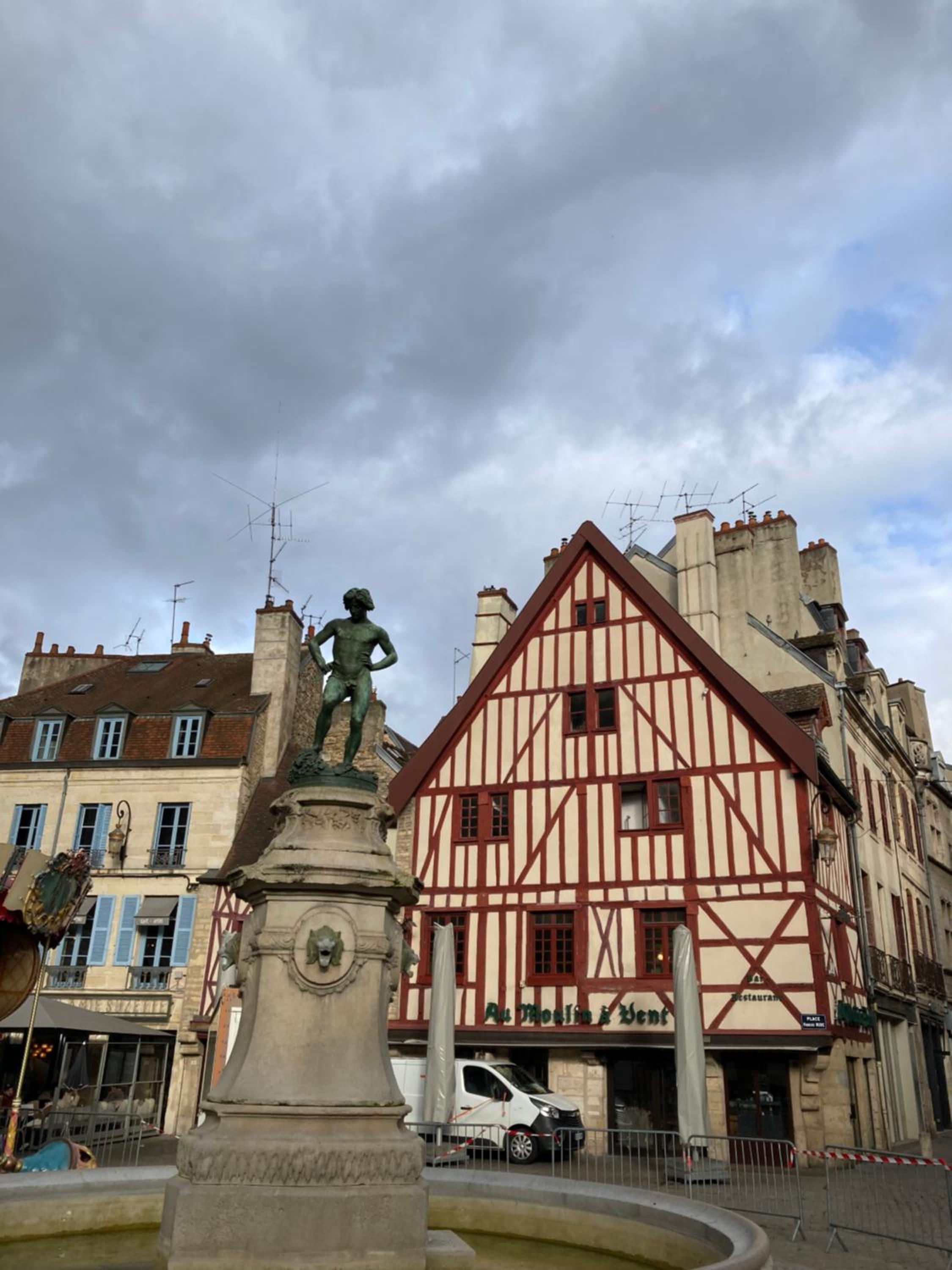 Studio Lumineux, Coeur De Ville