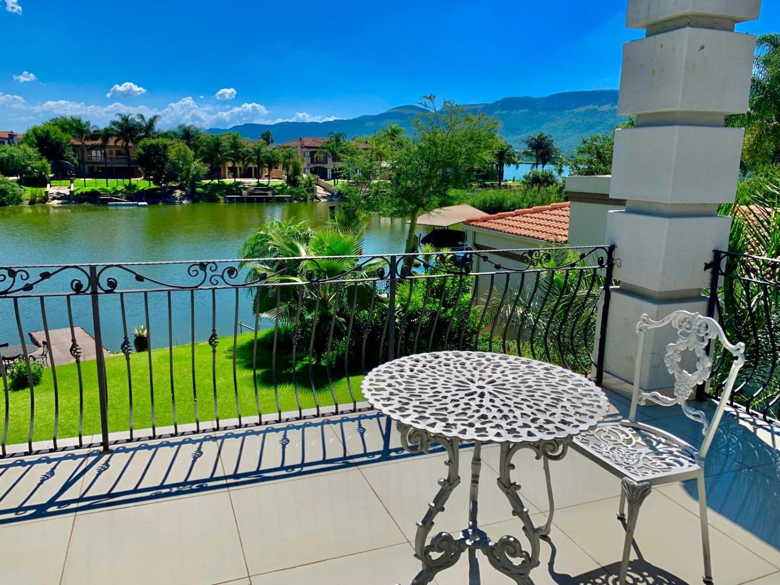 Westlake Waterfront Villa - Entire Villa view 5