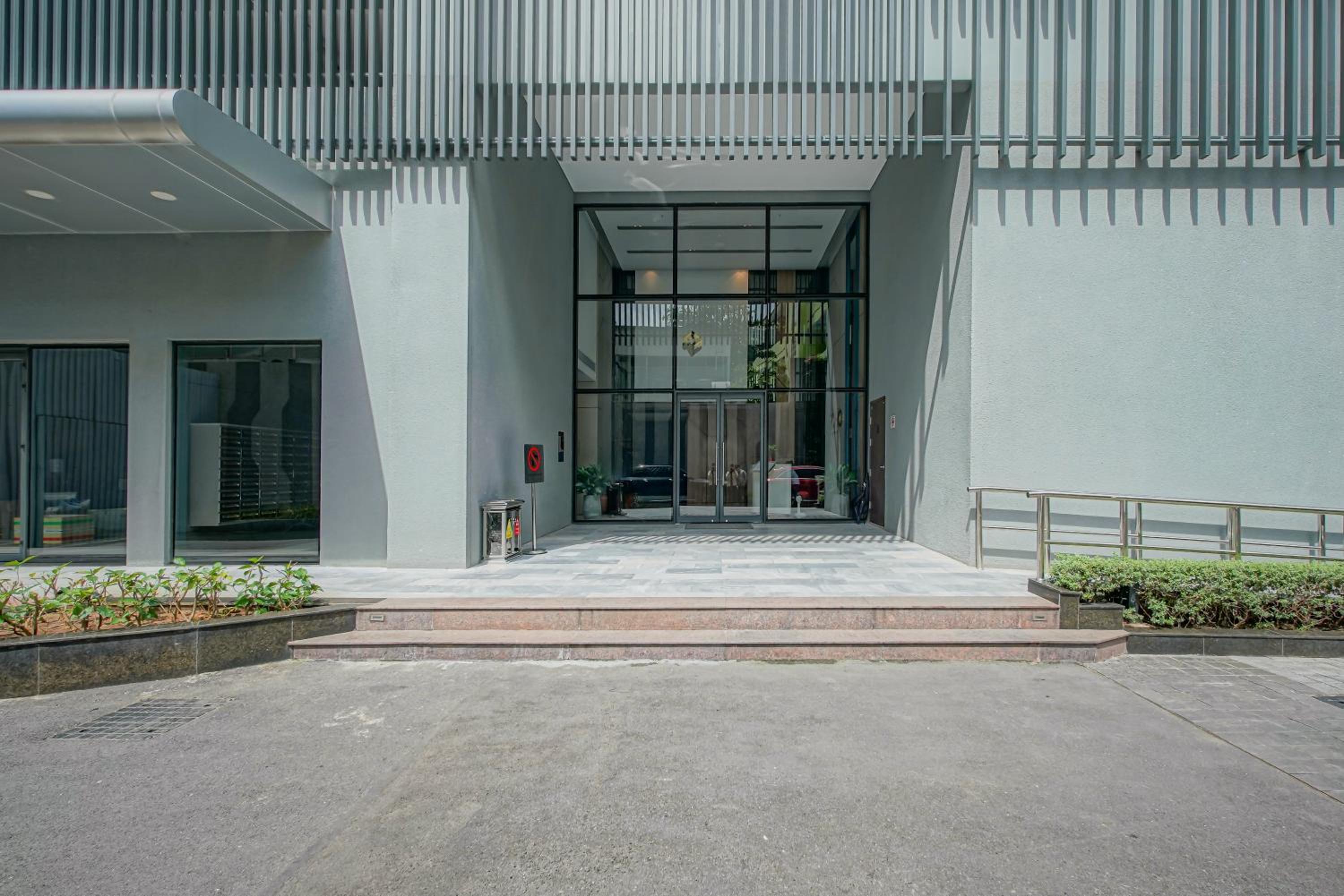 PROStay SOHO Residence Near Bui Vien Walking Street - Central HCMc HAR 2