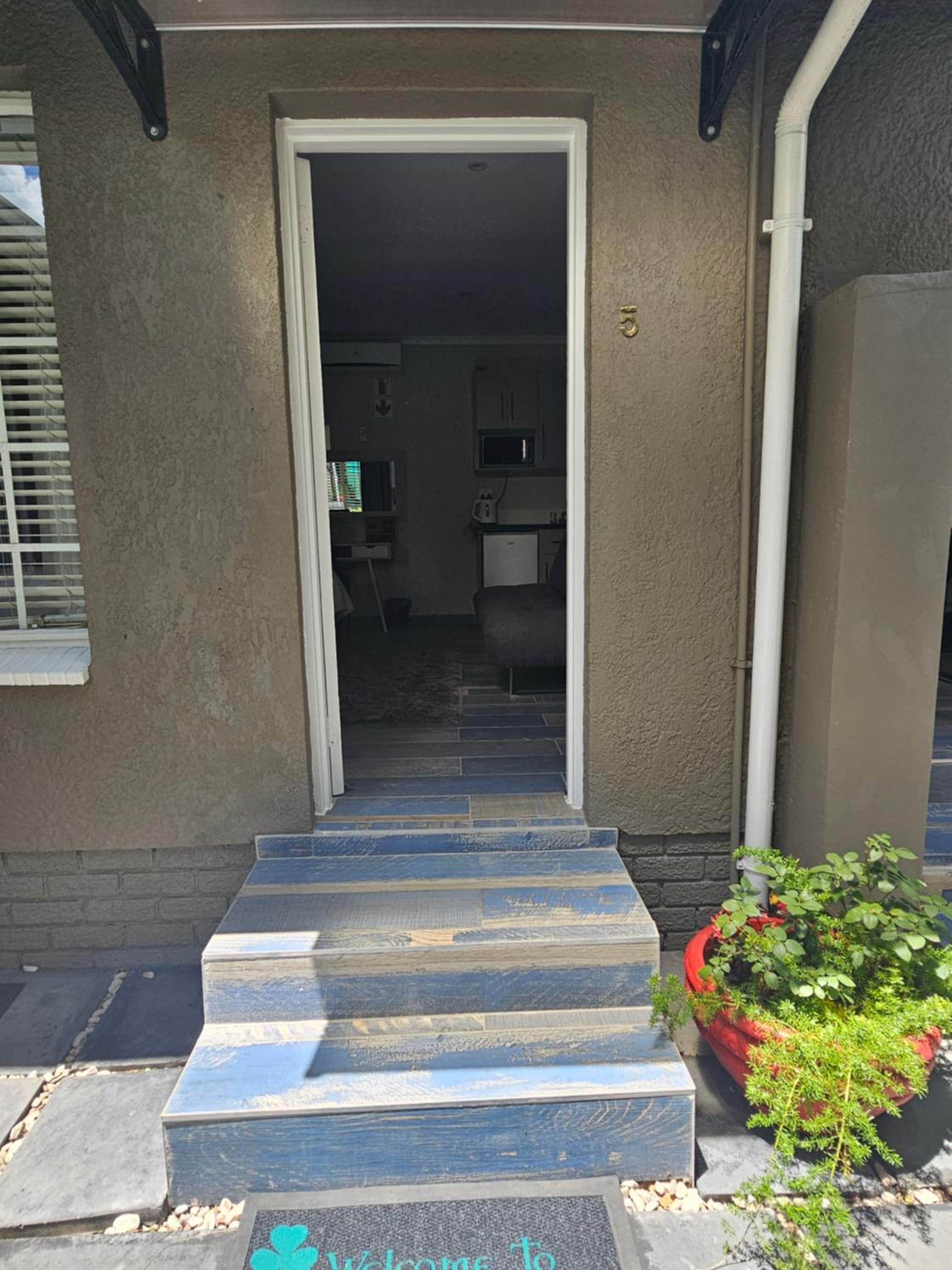 Hotel The Armagh Guesthouse - Image 1