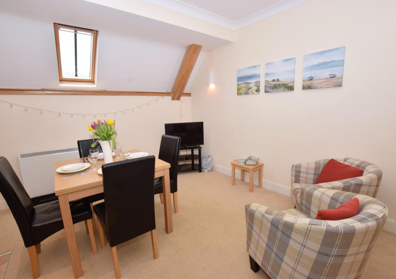 2 Bed in Lynton oc-chap view 5