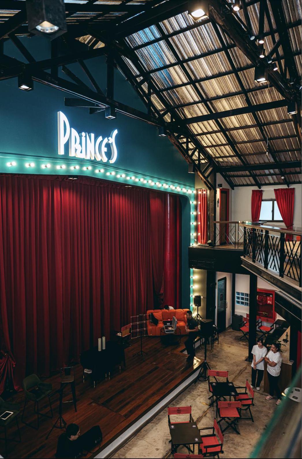 Prince Theatre Heritage Stay Hostel - Silom