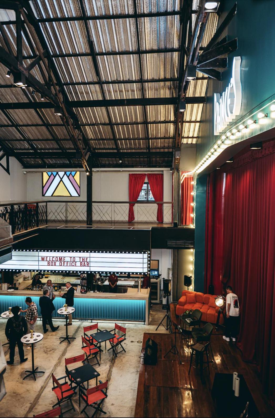 Prince Theatre Heritage Stay Hostel - Silom