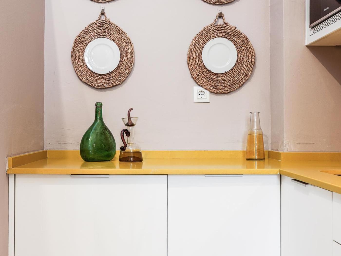 Seville Vacations - Bonito apartamento de diseno 1 bed Arenal - Property Image 2