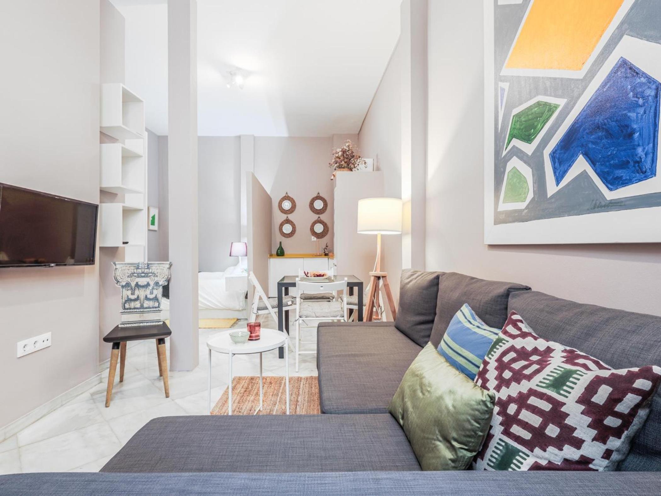 Seville Vacations - Bonito apartamento de diseno 1 bed Arenal - Property Image 3