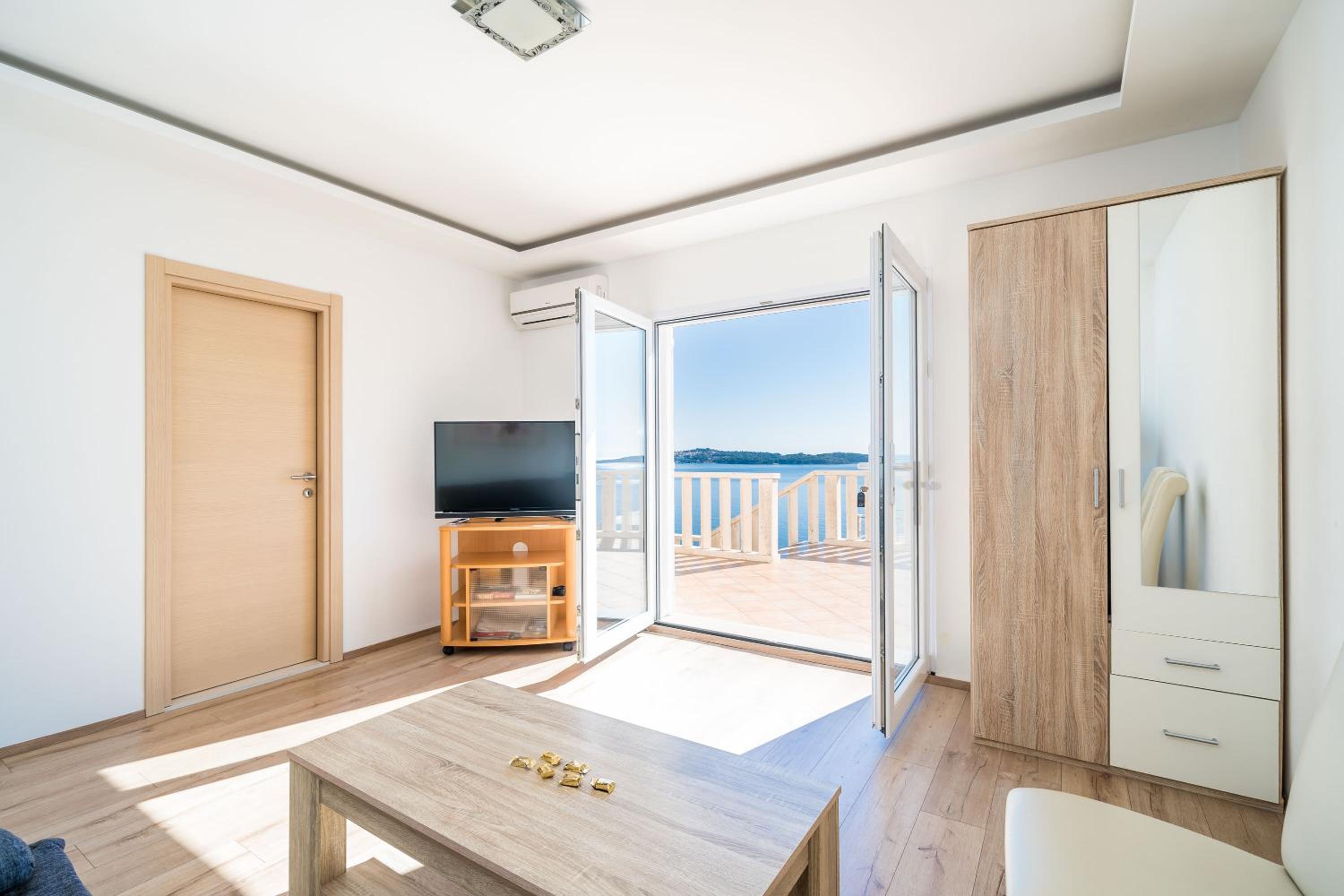 Apartments Marnic