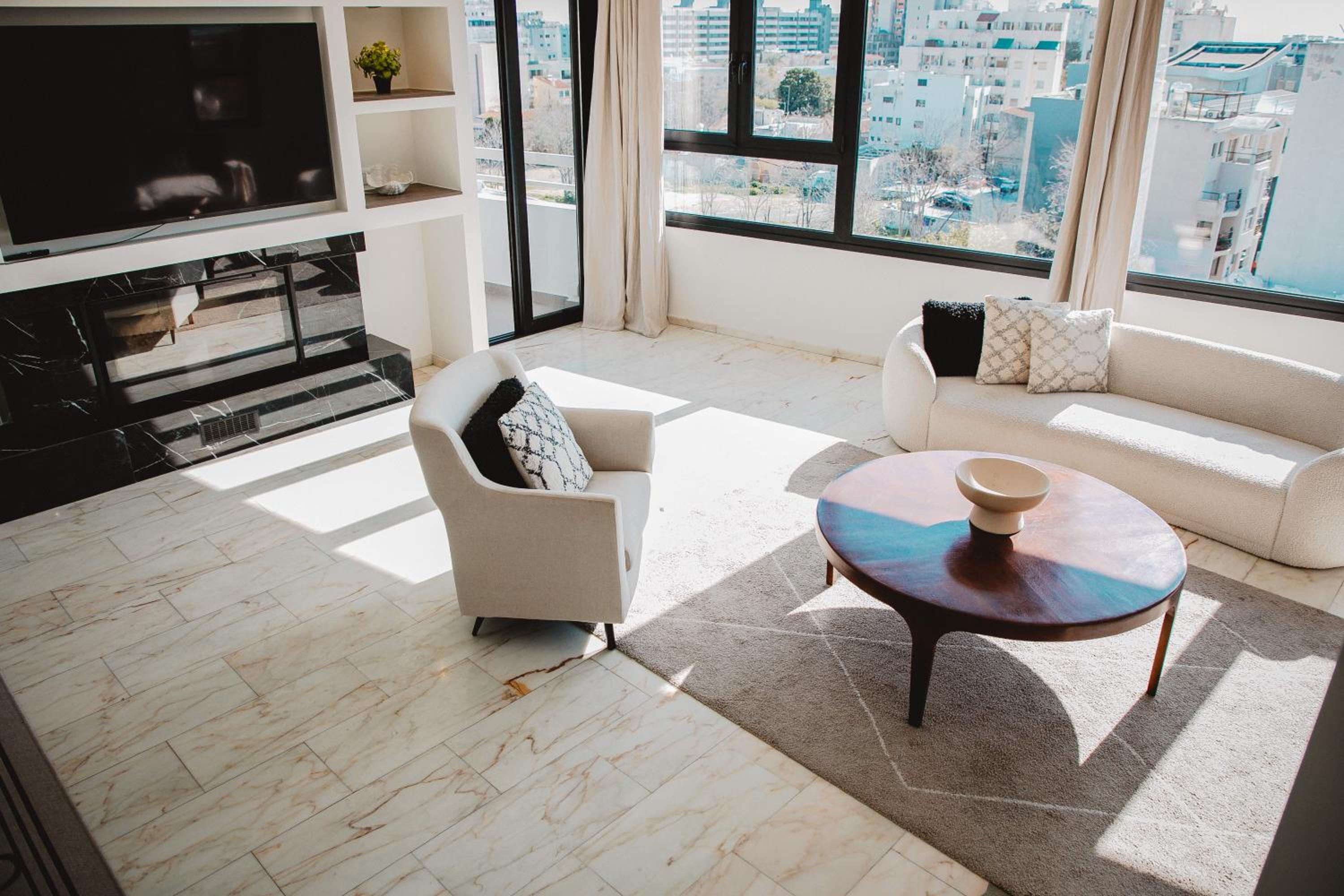 Phaedrus Living City Center Sky Penthouse