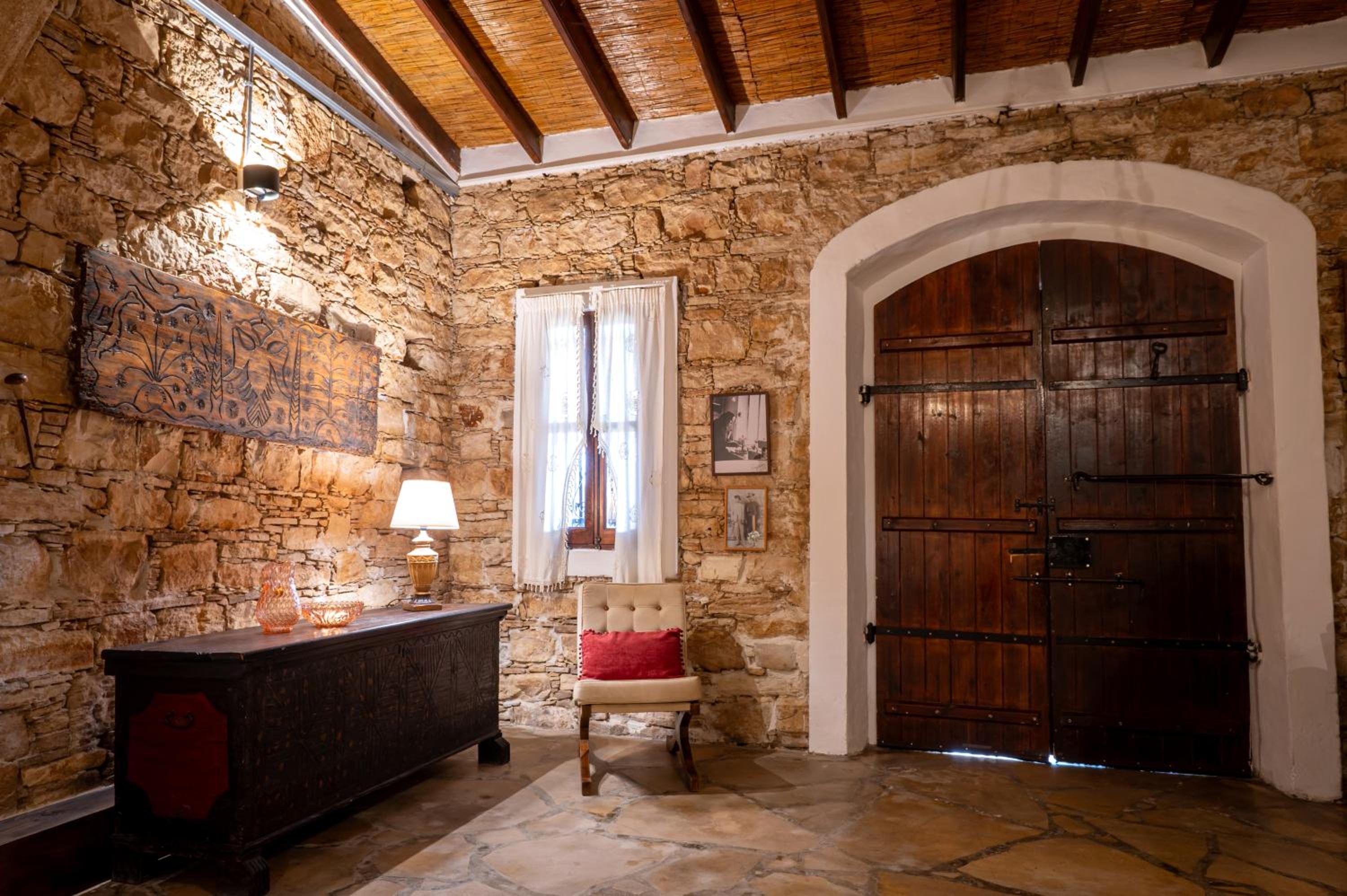 Oinoessa Traditional Boutique Guest Houses